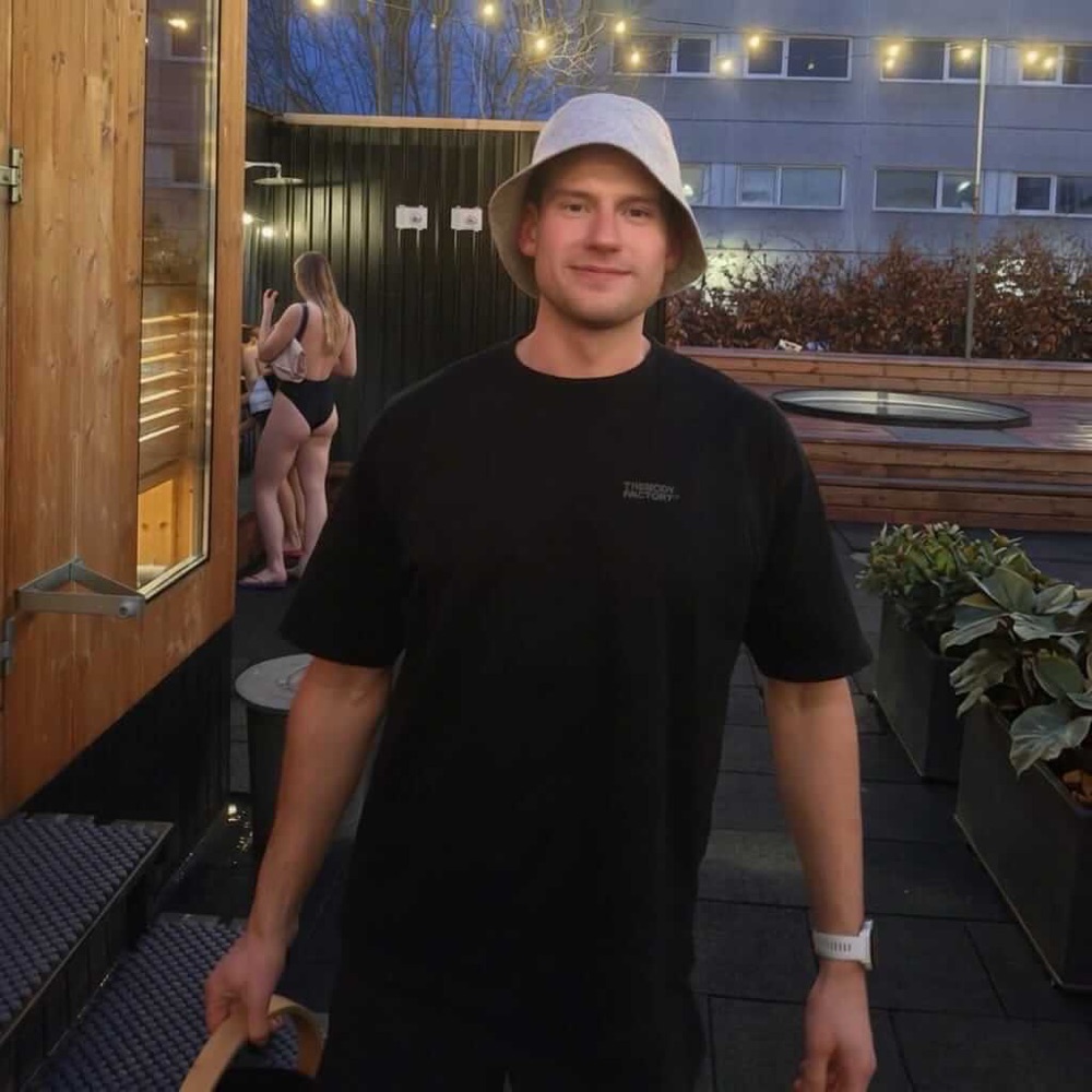 Lukas Vá